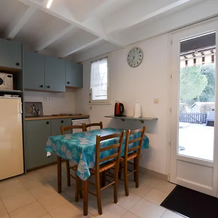 Feriehus Maison Avec Terrasse, Proche Et Commerces - Fr-1-705-61
