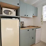 Maison Avec Terrasse, Proche Et Commerces - Fr-1-705-61 펜션 *
