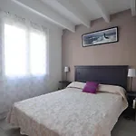 Maison Avec Terrasse, Proche Et Commerces - Fr-1-705-61 레 마트