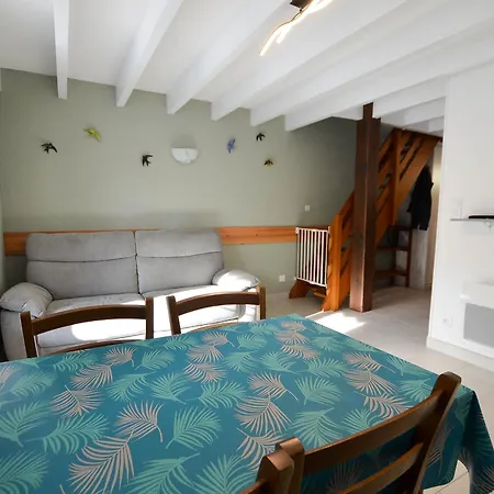 Maison Avec Terrasse, Proche Et Commerces - Fr-1-705-61 بيت للعطل