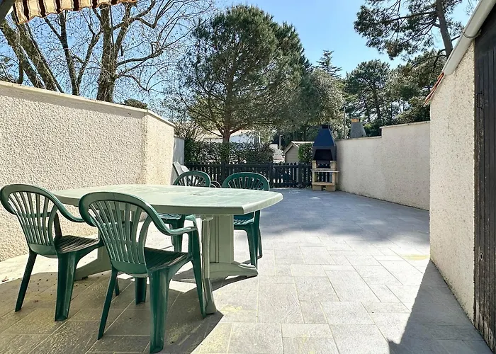 Сasa de vacaciones Maison Avec Terrasse, Proche Et Commerces - Fr-1-705-61 *