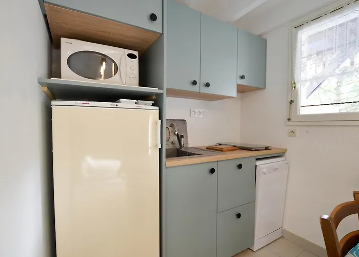 Сasa de vacaciones Maison Avec Terrasse, Proche Et Commerces - Fr-1-705-61 *